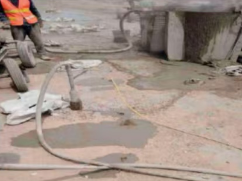 乌达水泥混凝土路面板底注浆技术 路面脱空注浆整治方案